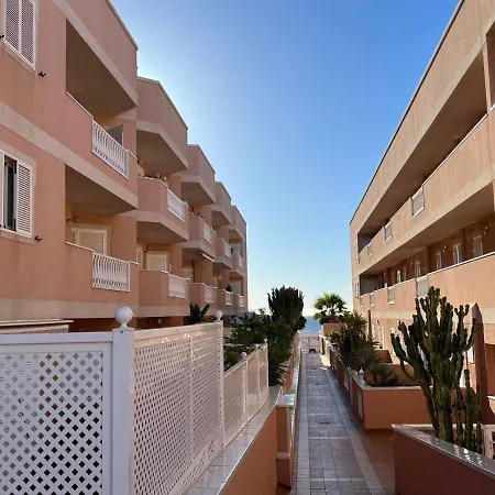 Apartment 2 Bedroom With A Pool *
