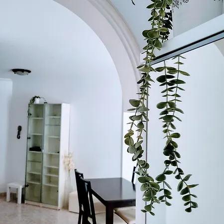 Apartment 2 Bedroom With A Pool *