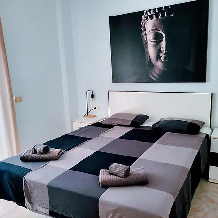 Apartment 2 Bedroom With A Pool