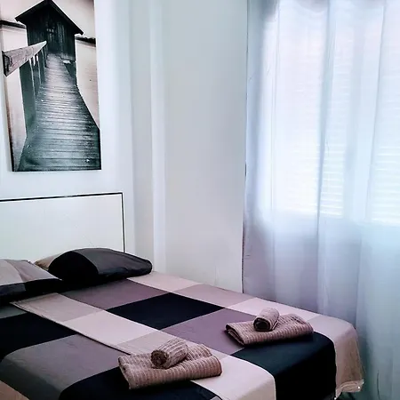 Apartment 2 Bedroom With A Pool