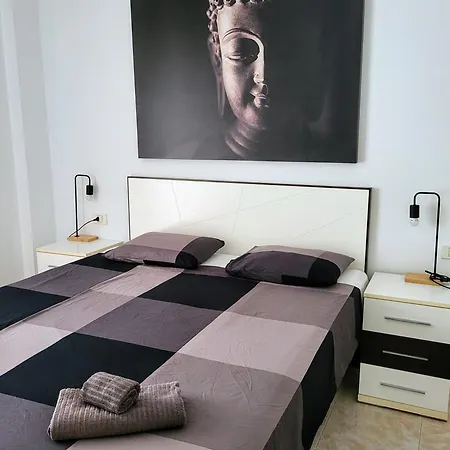 Apartment 2 Bedroom With A Pool